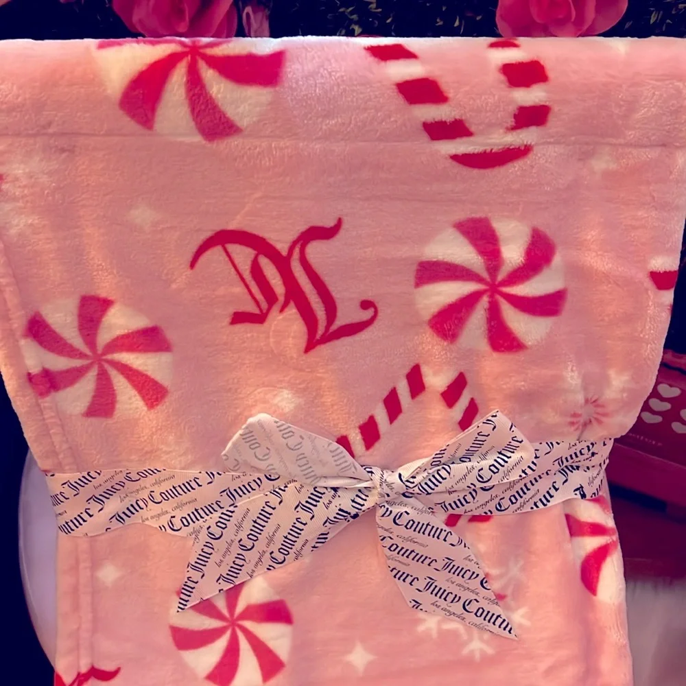 🩷🌲Juicy couture candy cane Christmas throw